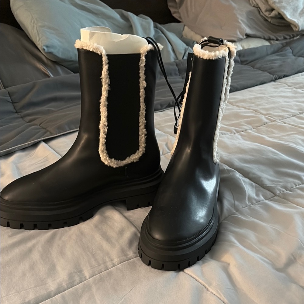 Express Black Winter Boots with Shearling Trim